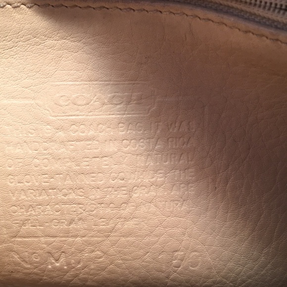 Vintage Coach Cream Leather #4150 style Fletcher Crossbody. - Picture 5 of 6